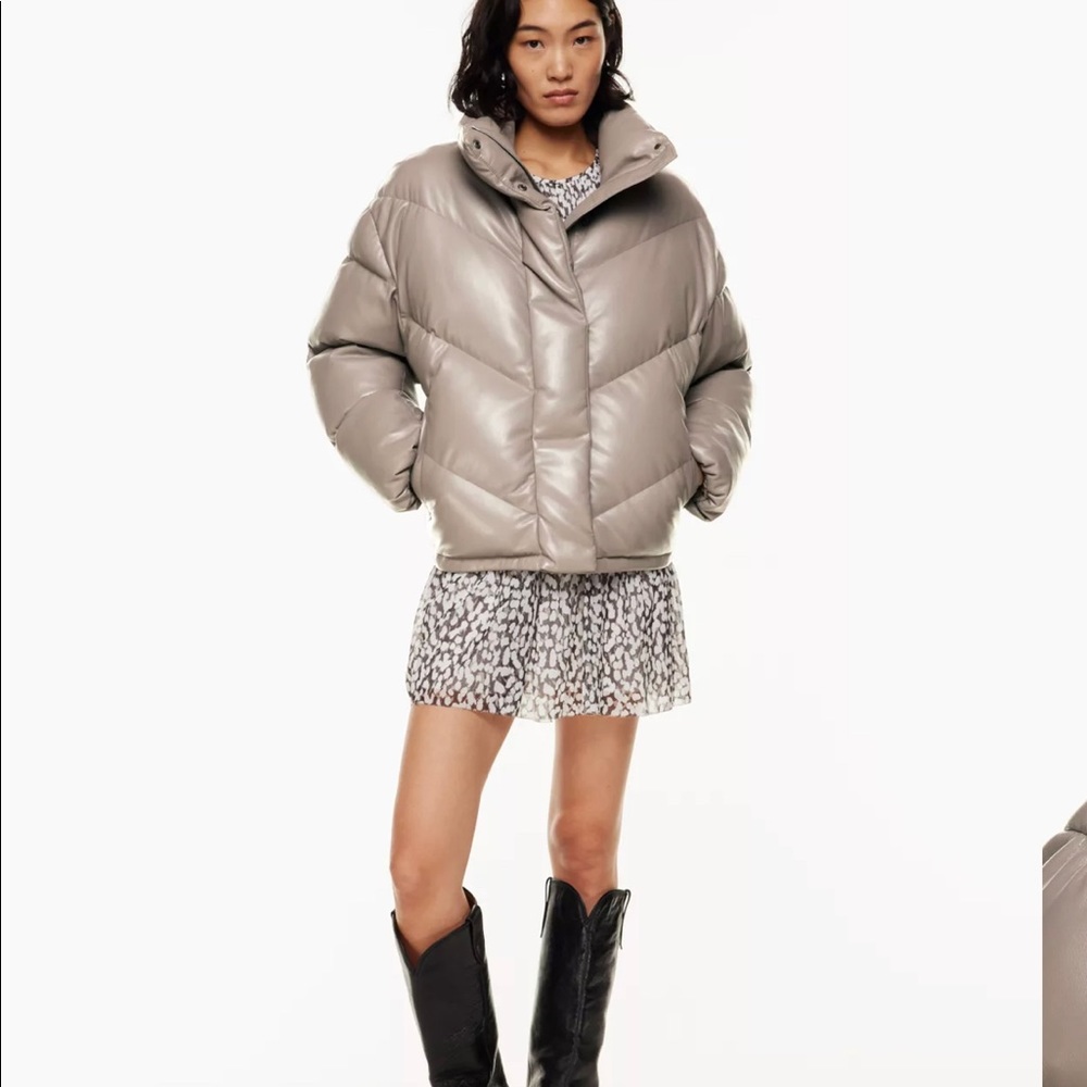 Aritzia the cloud puff